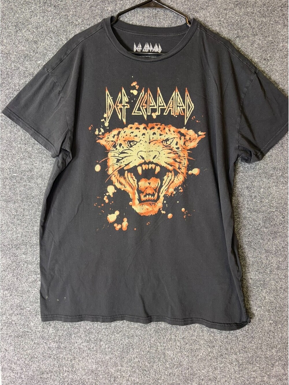 Def Leppard Shirt Mens Large Black Leopard Graphic Band Tee Goodie Two Sleeves